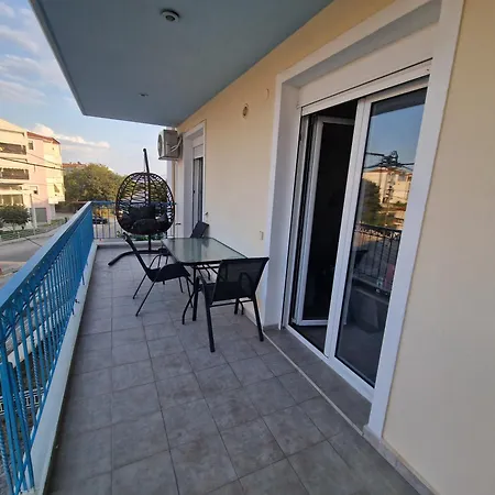 The Colorful House With Balcony View *